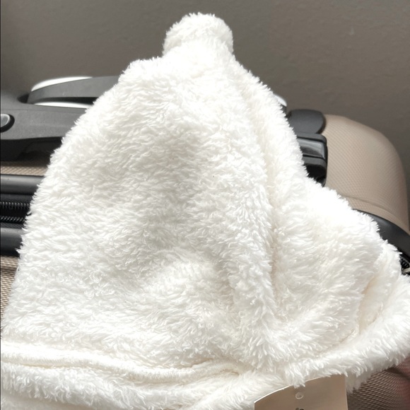 White Christmas hat - Picture 1 of 9